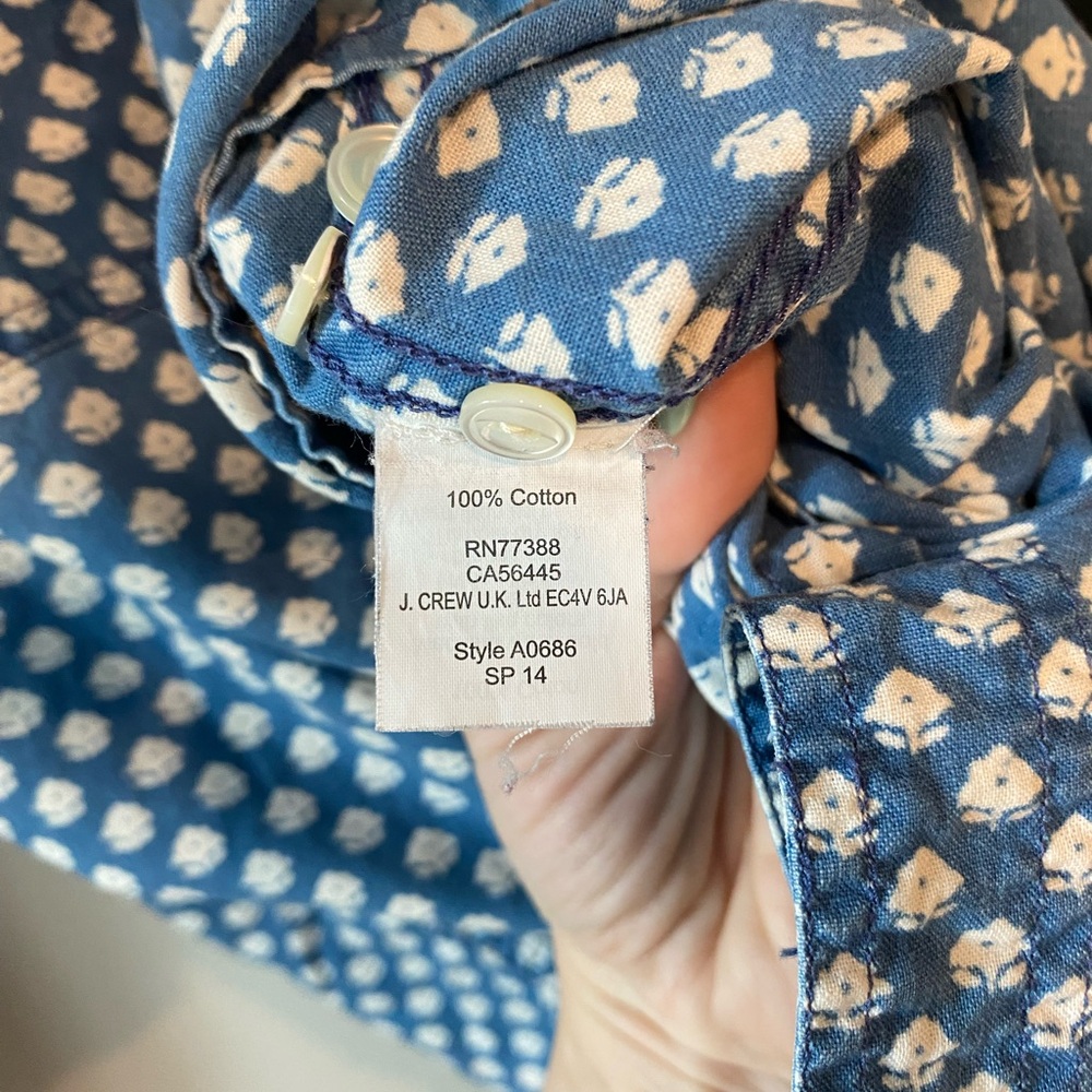 J. Crew Blue and White Dot Floral Pattern Button Down Shirt Preppy Work - Picture 3 of 5